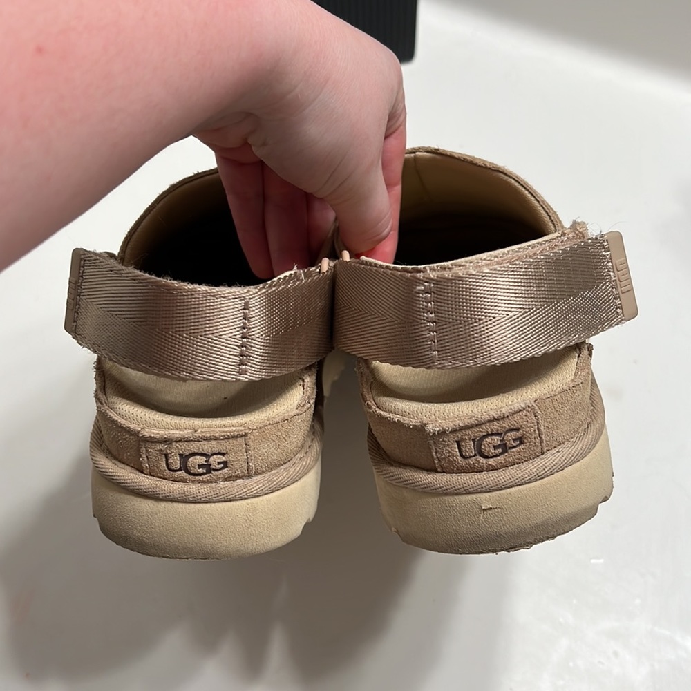 SOLD OUT EVERYWHERE Ugg Goldenstar Clogs in Driftwood Size 5 - Picture 6 of 7